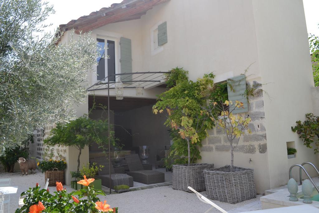 Mas A L'Improviste Bed & Breakfast Maillane Dış mekan fotoğraf