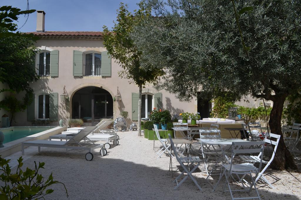 Mas A L'Improviste Bed & Breakfast Maillane Dış mekan fotoğraf