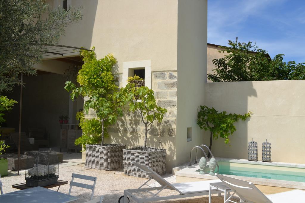 Mas A L'Improviste Bed & Breakfast Maillane Dış mekan fotoğraf