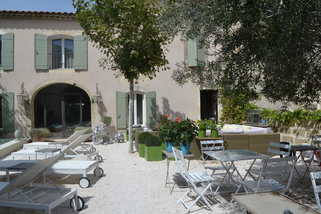 Mas A L'Improviste Bed & Breakfast Maillane Dış mekan fotoğraf