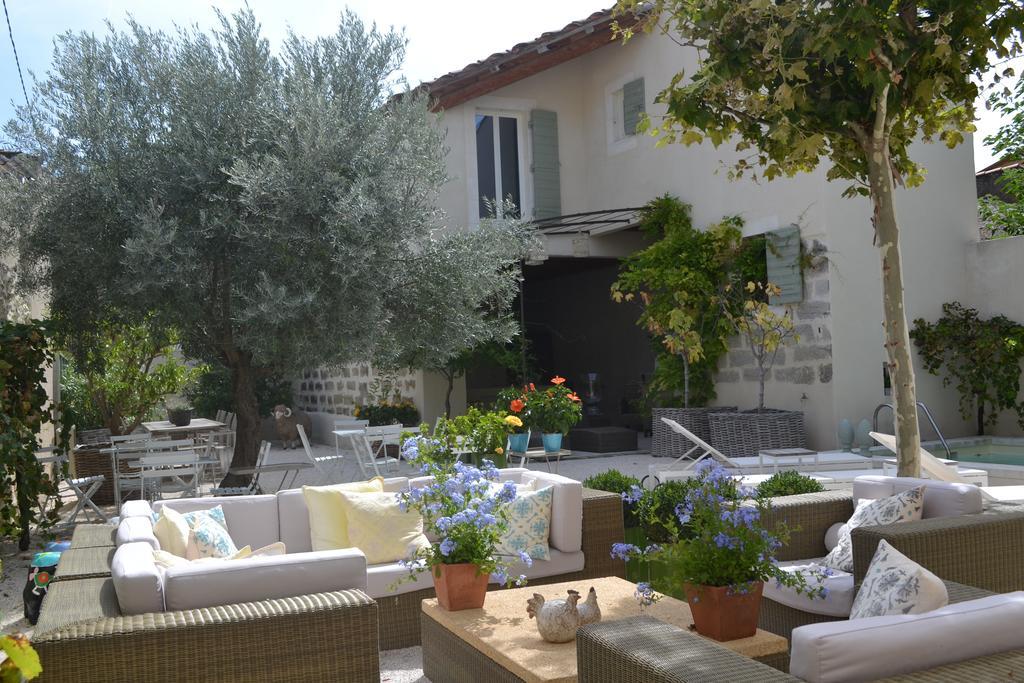 Mas A L'Improviste Bed & Breakfast Maillane Dış mekan fotoğraf