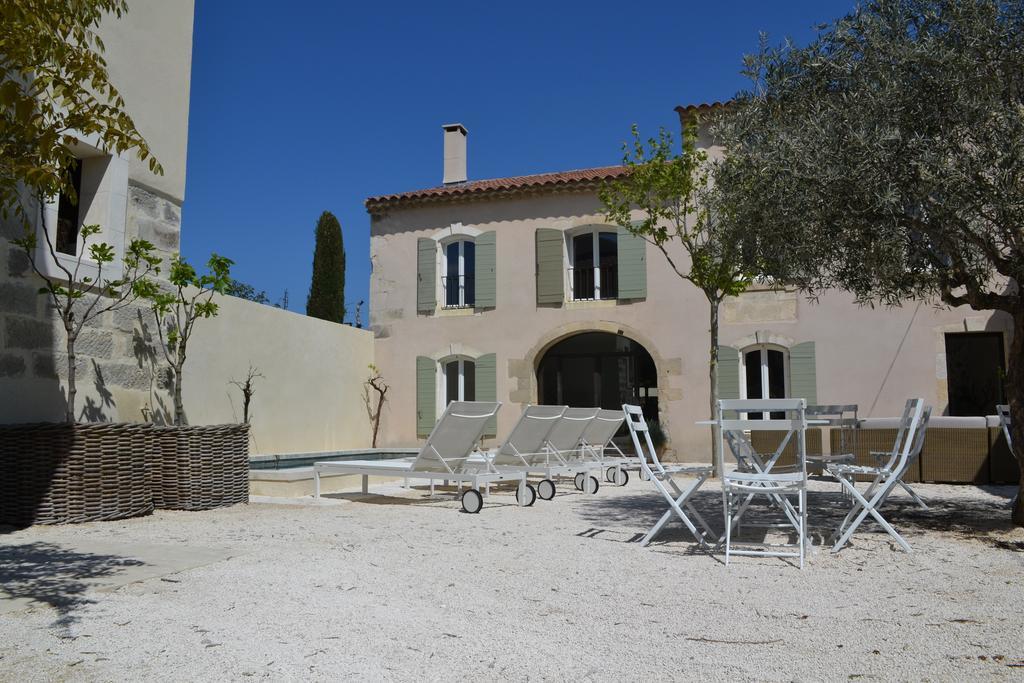 Mas A L'Improviste Bed & Breakfast Maillane Dış mekan fotoğraf