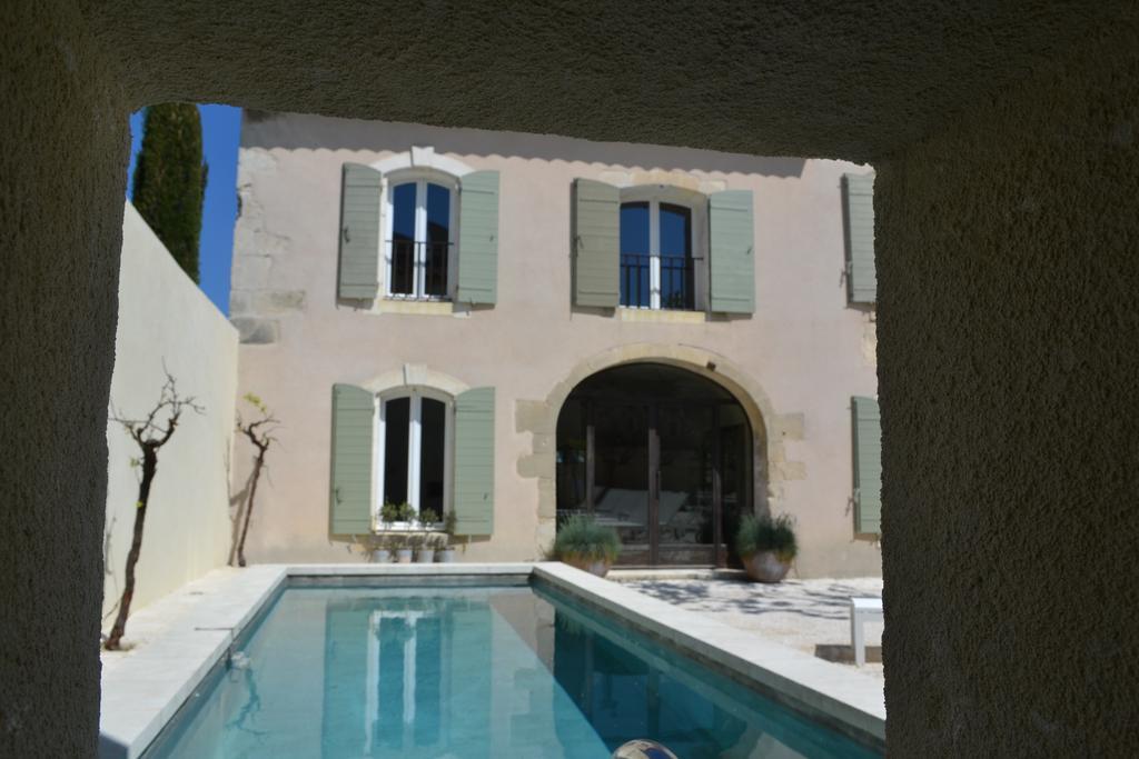 Mas A L'Improviste Bed & Breakfast Maillane Dış mekan fotoğraf