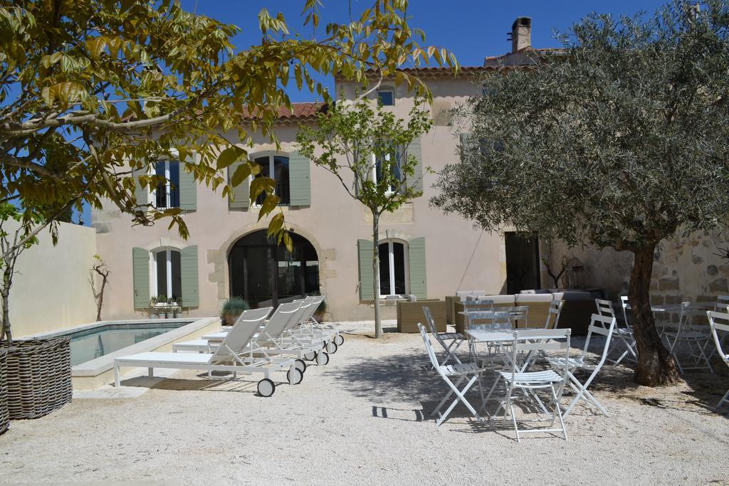 Mas A L'Improviste Bed & Breakfast Maillane Dış mekan fotoğraf
